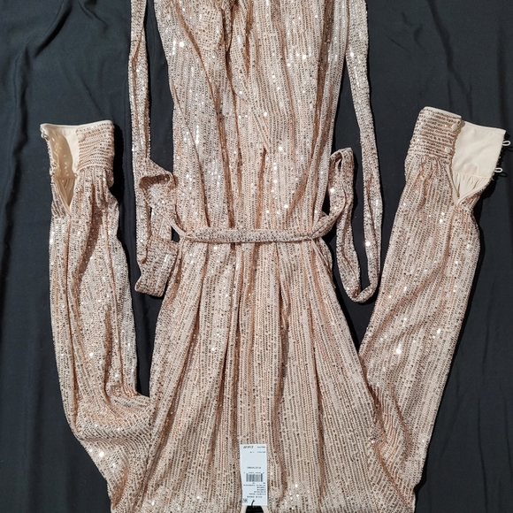 Champagne color evening dress size 4 fits to 10 - Picture 1 of 7